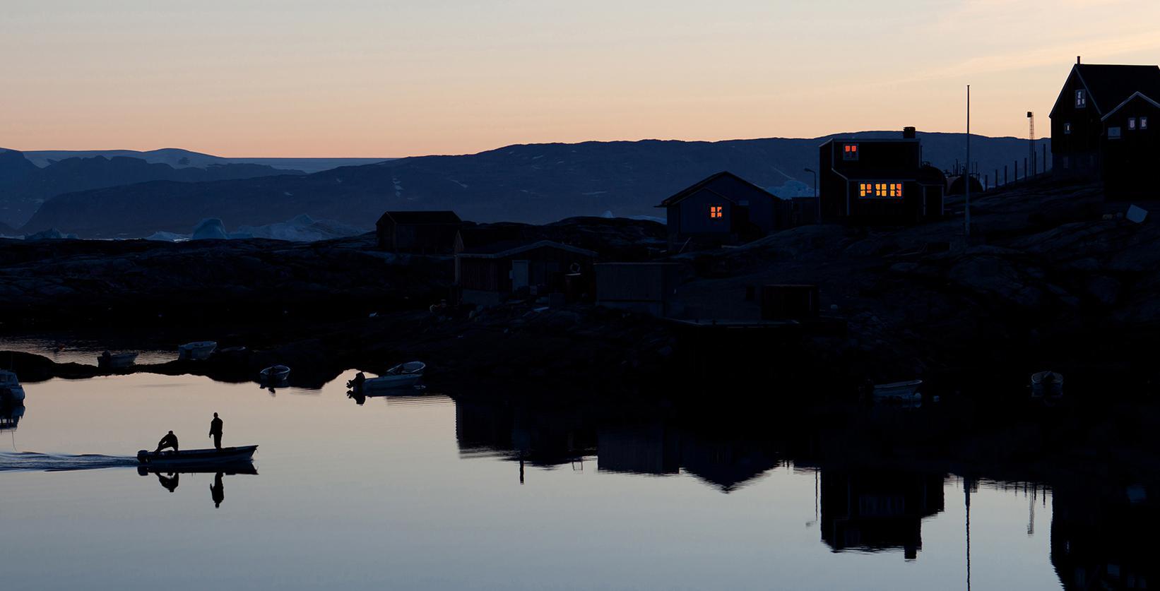 Rentrée des chasseurs à Tinitikilac - côte est du Groenland