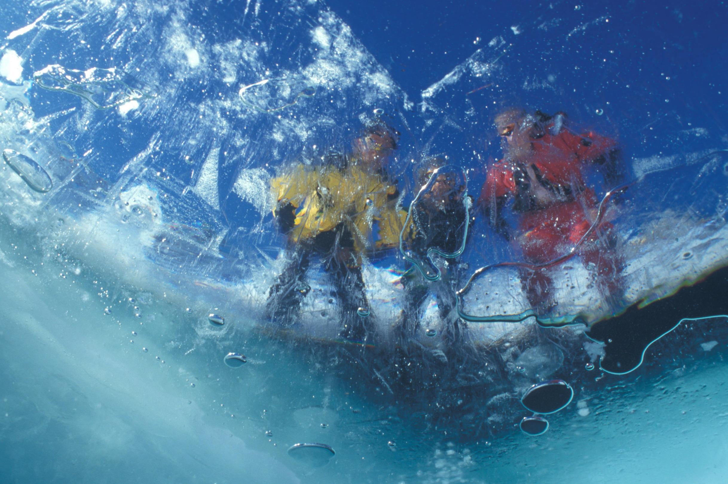 A travers la glace- Ceillac Queyras - France