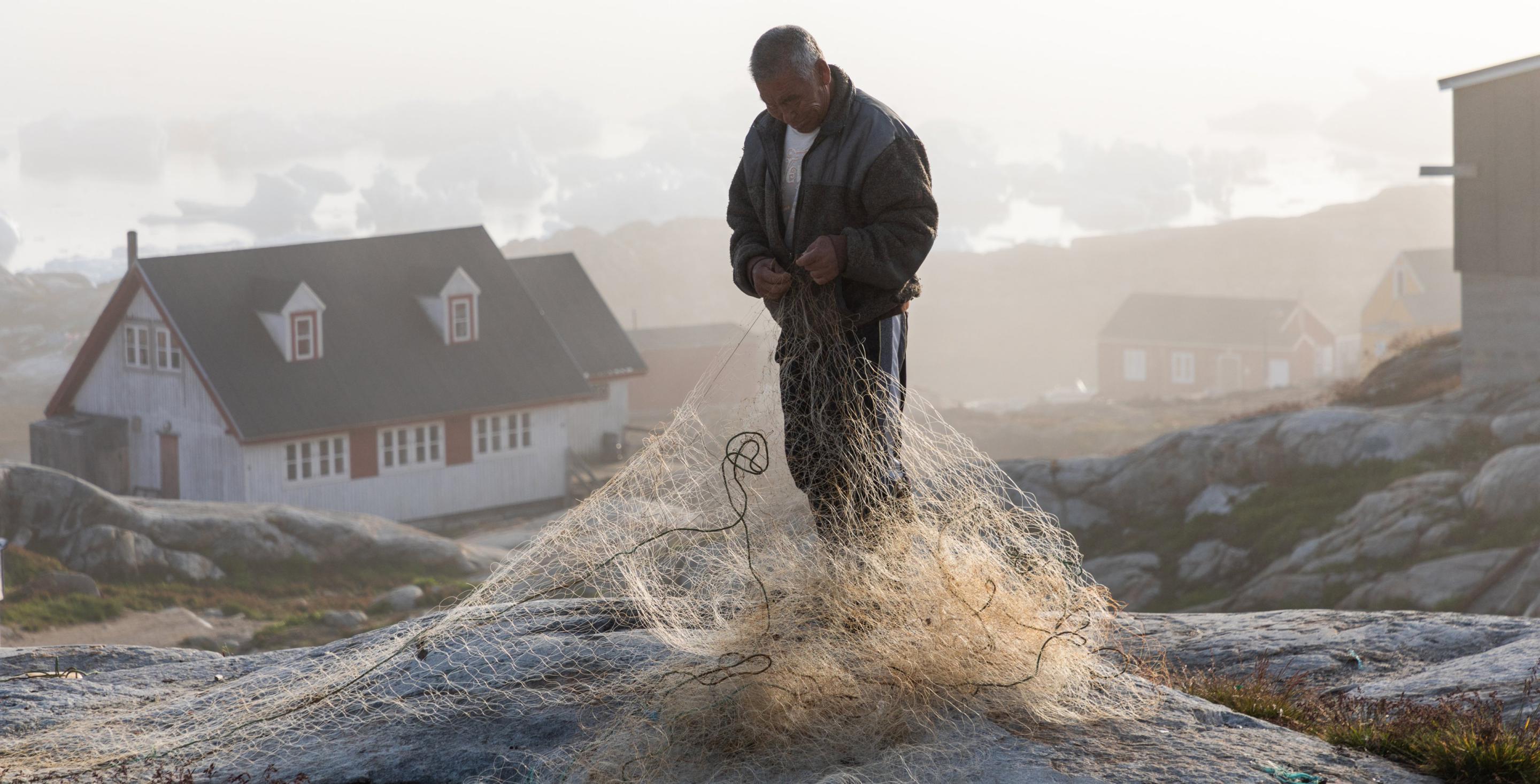 La pêche et la chasse sont essentiels pour les habitants du village de Tinitikilac - côte est du Groenland