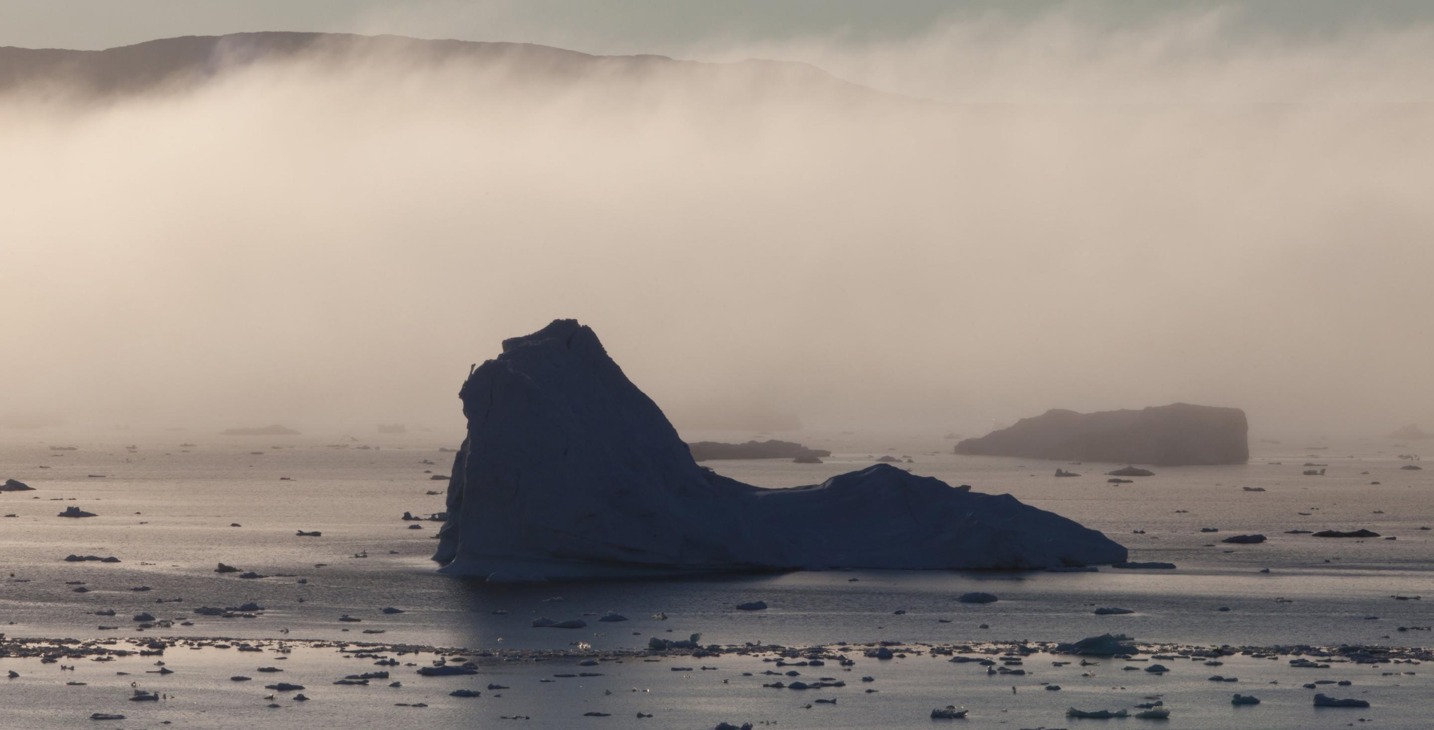 Iceberg dans le fjord Sermilik sur la côte est du Groenland
