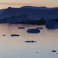 Photographie réalisée depuis un drone du fjord Sermilik sur la côte est du Groenland