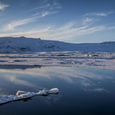 Lac de Jökulsárlón et le glacier Vatnajökull – Islande