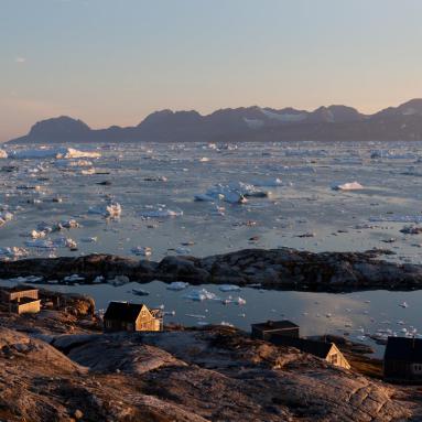 Crépuscule à Tinitikilac - Fjord Sermilik sur la côte est du Groenland